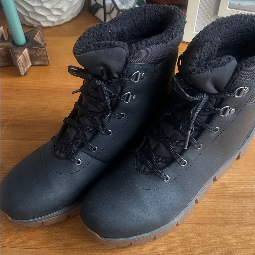 Columbia Black Winter Boots